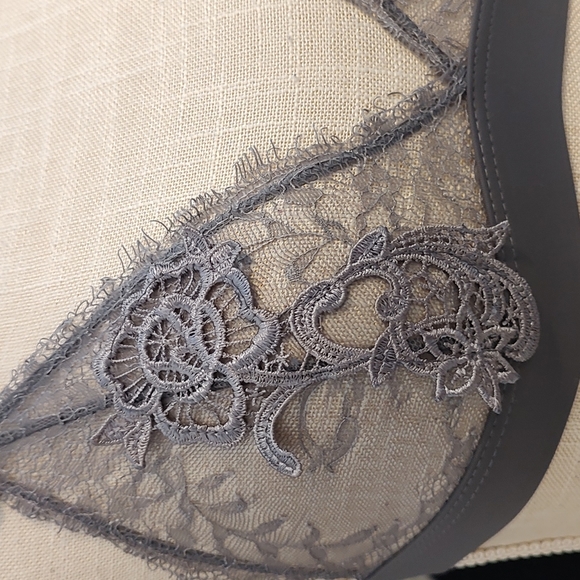 💐 EUC Shirley of Hollywood Ladies Unlined Eyelash Lace No Wire Bralette, Large - Picture 3 of 8
